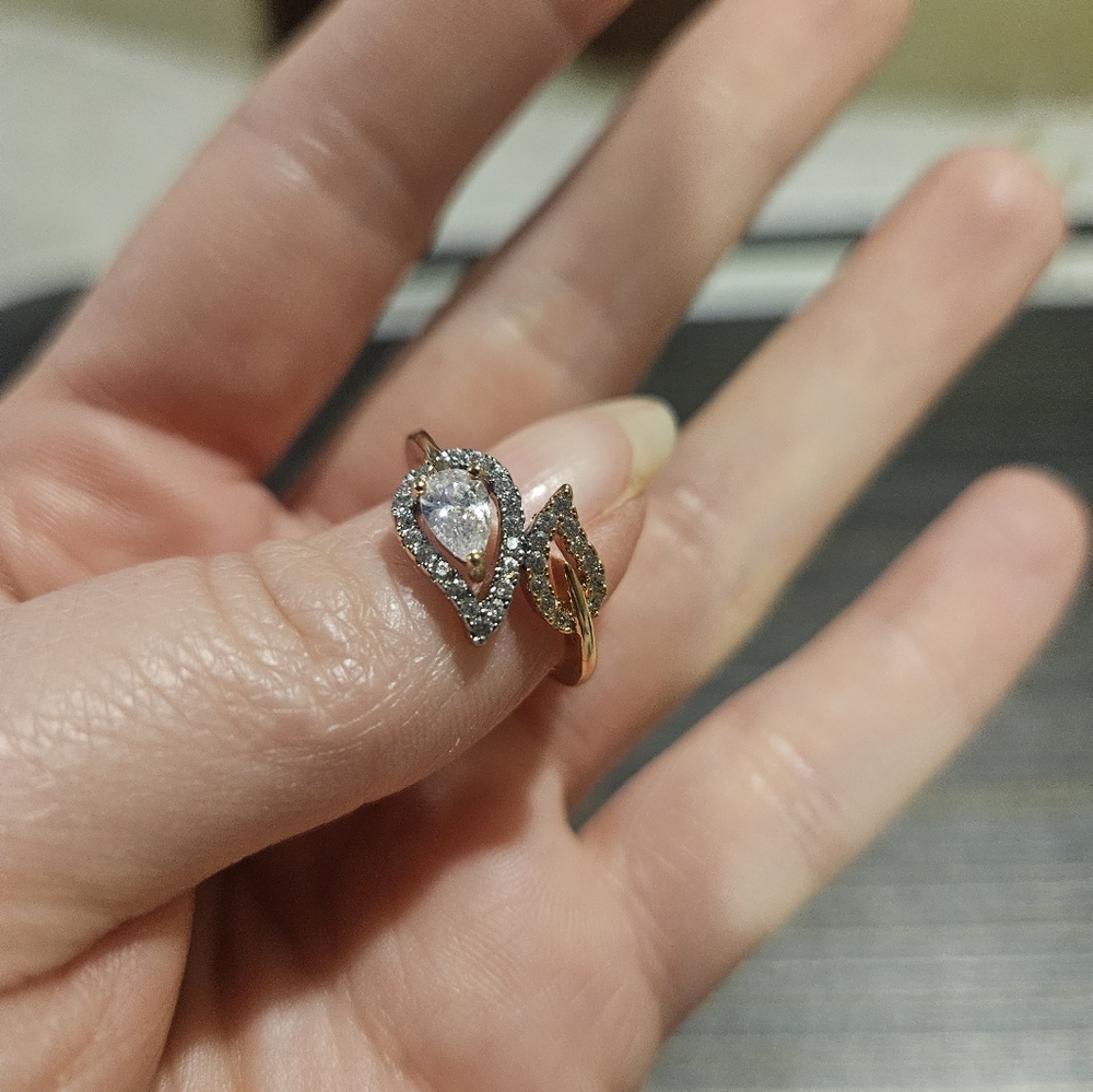 Gold and Crystal Leaf or Feather Statement Ring size 6 - Picture 5 of 6